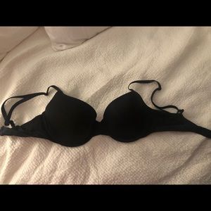 NWT Victoria’s Secret Light lined black tshirt bra